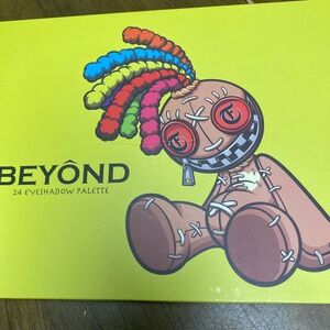 24 EYESHADOW PALETTE BEYOND